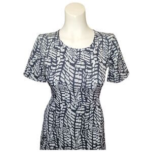 Navy Blue and White Patterned Dress With Pockets XS